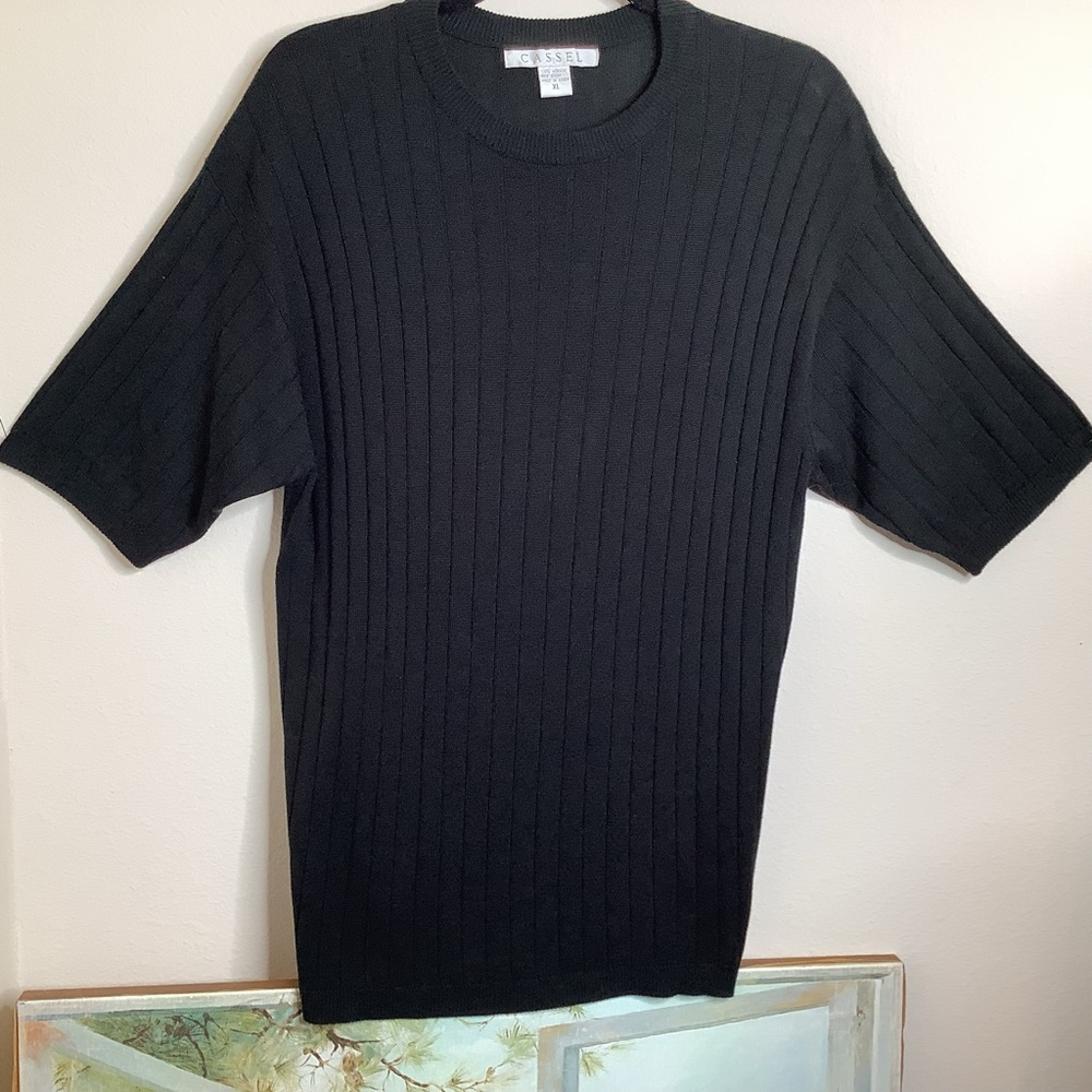 Cassel black short sleeve crew neck lightweight sweater, size extra large